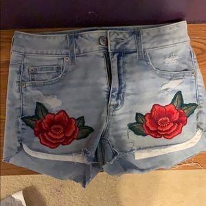 short jean shorts w embroidered roses